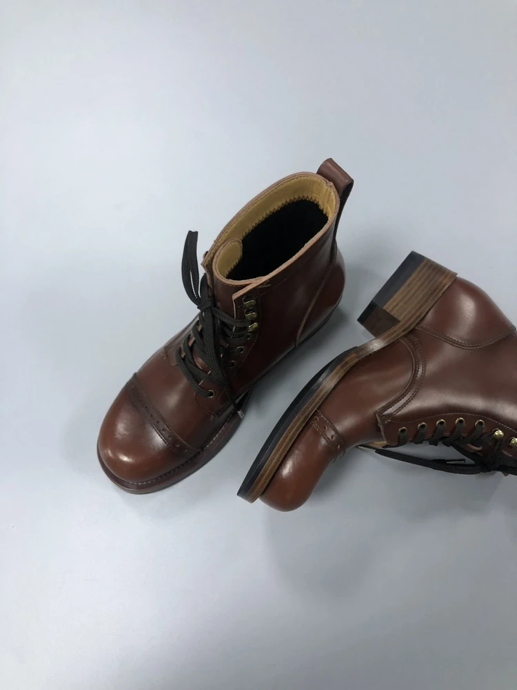 Trendy British Style Boots Men's High Top Leather Shoes Thick Bottom Laced Outdoor Climbing Boots Warm round Toe
Trendy British Style Boots Men's High Top Leather Shoes Thick Bottom Laced Outdoor Climbing Boots Warm round Toe