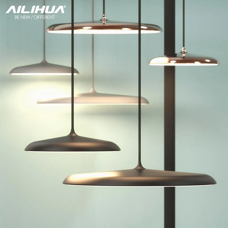 Nordic restaurant chandelier designer modern simple cafe bar table lamp Danish restaurant lamp single head UFO Chandelier
Nordic restaurant chandelier designer modern simple cafe bar table lamp Danish restaurant lamp single head UFO Chandelier