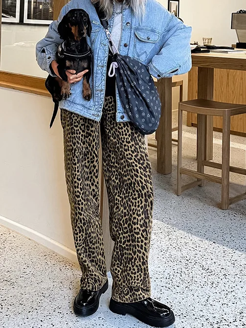 Cotton Leopard Print Slim Fit Pencil Casual Pants for Summer Women, High Waisted Leopard Print Loose Straight Leg Pants
Cotton Leopard Print Slim Fit Pencil Casual Pants for Summer Women, High Waisted Leopard Print Loose Straight Leg Pants