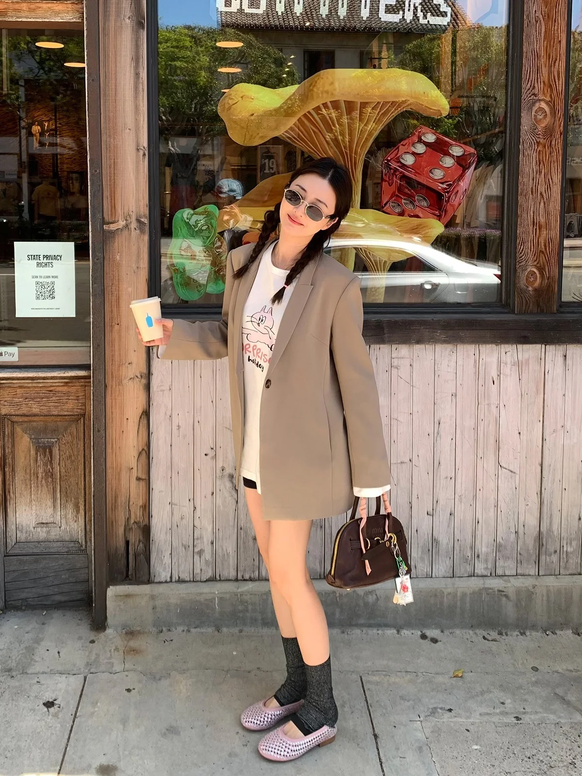 Костюм Vcruan Axi светло-коричневого цвета с низкой насыщенностью, осенняя новинка 2024 года, для офиса, с длинным рукавом, на одной пуговице, прямого кроя
Костюм Vcruan Axi светло-коричневого цвета с низкой насыщенностью, осенняя новинка 2024 года, для офиса, с длинным рукавом, на одной пуговице, прямого кроя