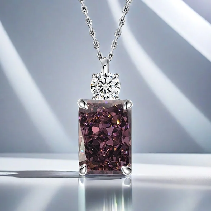 S925 серебро прямоугольная ледяная огранка Rouge розовый кубический циркон высокоуглеродистый бриллиант кулон ожерелье женские изящные ювелирные изделия элегантные
S925 серебро прямоугольная ледяная огранка Rouge розовый кубический циркон высокоуглеродистый бриллиант кулон ожерелье женские изящные ювелирные изделия элегантные