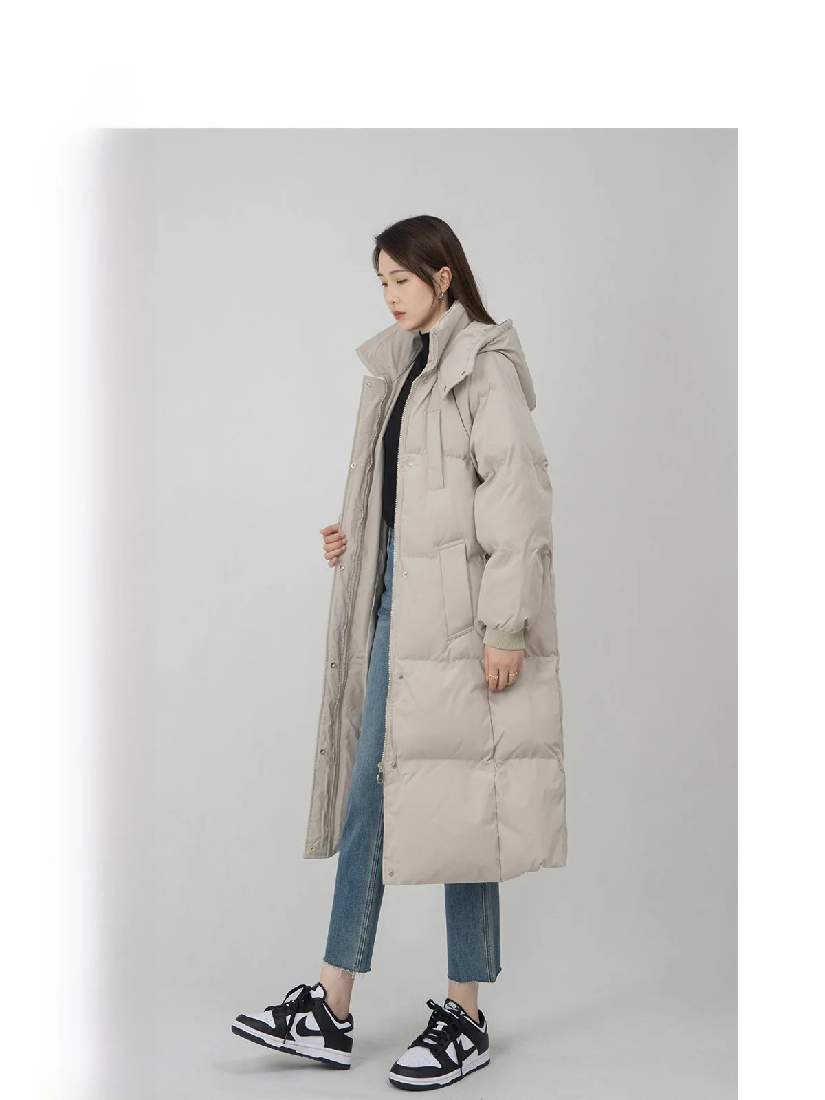 Женское длинное хлопковое джутовое пальто с волнистым яйцом и капюшоном, теплое однотонное повседневное зимнее пальто, корейское пальто прямого кроя на молнии
Женское длинное хлопковое джутовое пальто с волнистым яйцом и капюшоном, теплое однотонное повседневное зимнее пальто, корейское пальто прямого кроя на молнии