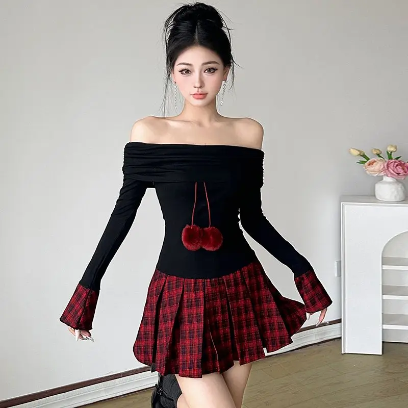 Christmas Style Pure Plaid Spliced One-Shoulder Dress Autumn Winter Niche Design Sense Waist-Hugging Hot Girl Pleated Skirt
Christmas Style Pure Plaid Spliced One-Shoulder Dress Autumn Winter Niche Design Sense Waist-Hugging Hot Girl Pleated Skirt