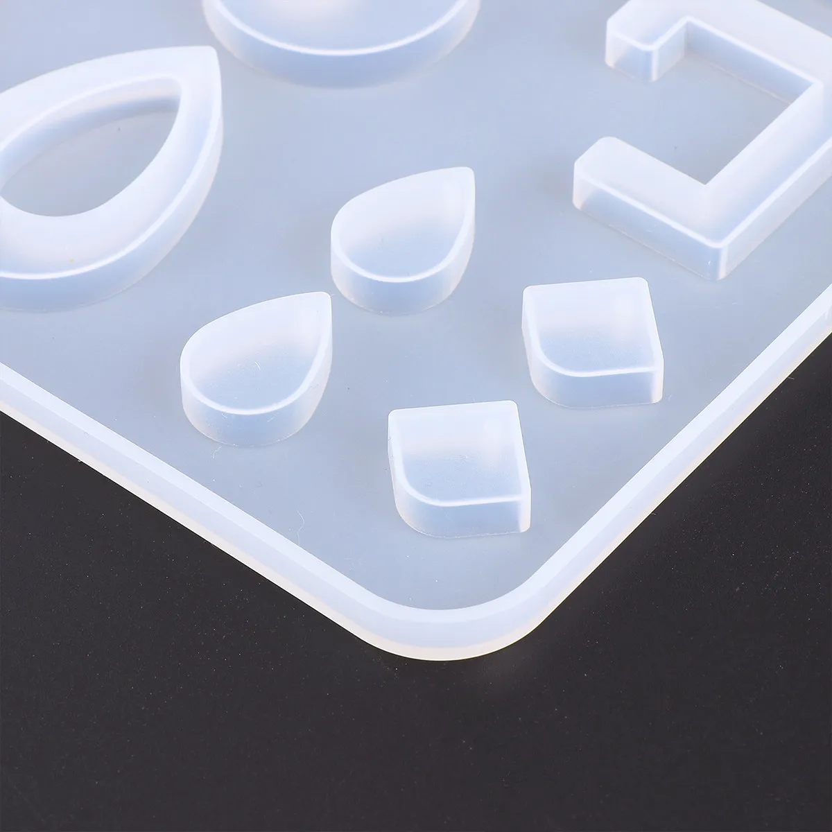 1Pcs Crystal Epoxy Mold Silicone Jewelry Mold for DIY Necklace Pendant Eardrop Making Creative Handmade Jewelry Molds
1Pcs Crystal Epoxy Mold Silicone Jewelry Mold for DIY Necklace Pendant Eardrop Making Creative Handmade Jewelry Molds