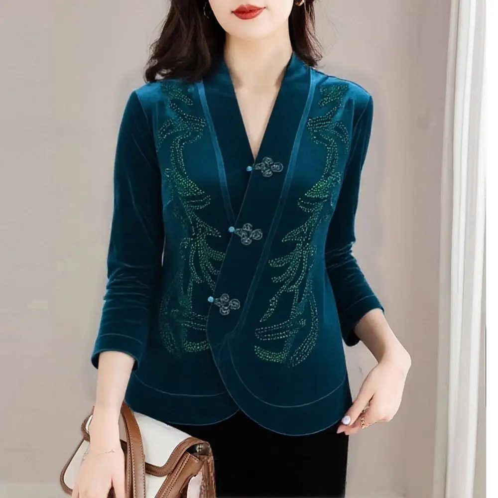 Oversized Ladies Temperament Embroidered Solid Color V-neck T-Shirts Autumn Winter All-match Chinese Style Buttons Slim Top Tee 
Oversized Ladies Temperament Embroidered Solid Color V-neck T-Shirts Autumn Winter All-match Chinese Style Buttons Slim Top Tee