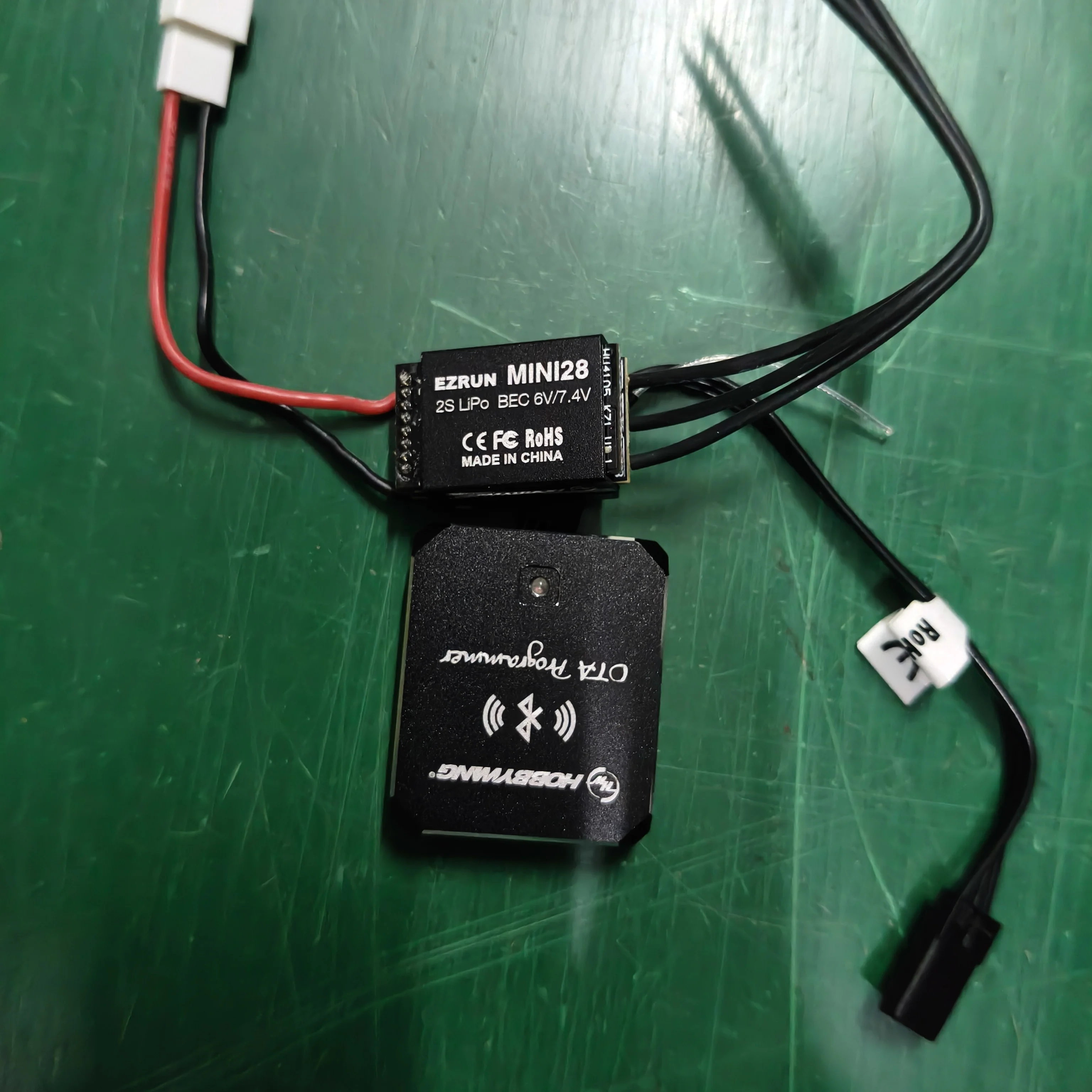 HobbyWing EZRUN MINI28 30A Sensored Brushless ESC 2S Lipo Bec поддерживает настройку Bluetooth Контроллер скорости 6 В/7,4 В
HobbyWing EZRUN MINI28 30A Sensored Brushless ESC 2S Lipo Bec поддерживает настройку Bluetooth Контроллер скорости 6 В/7,4 В
