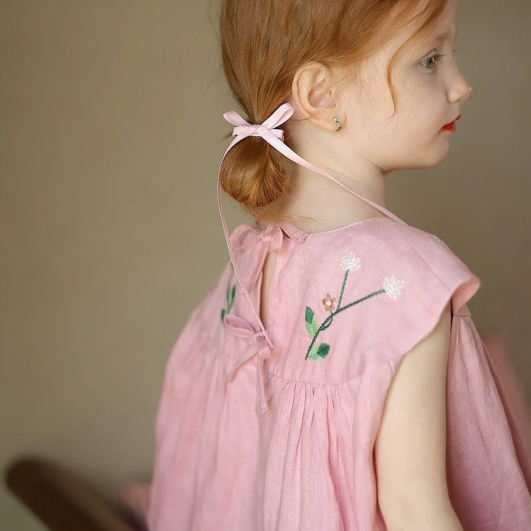 Girls dress summer new female treasure embroidered pastoral temperament floral splicing lace
Girls dress summer new female treasure embroidered pastoral temperament floral splicing lace