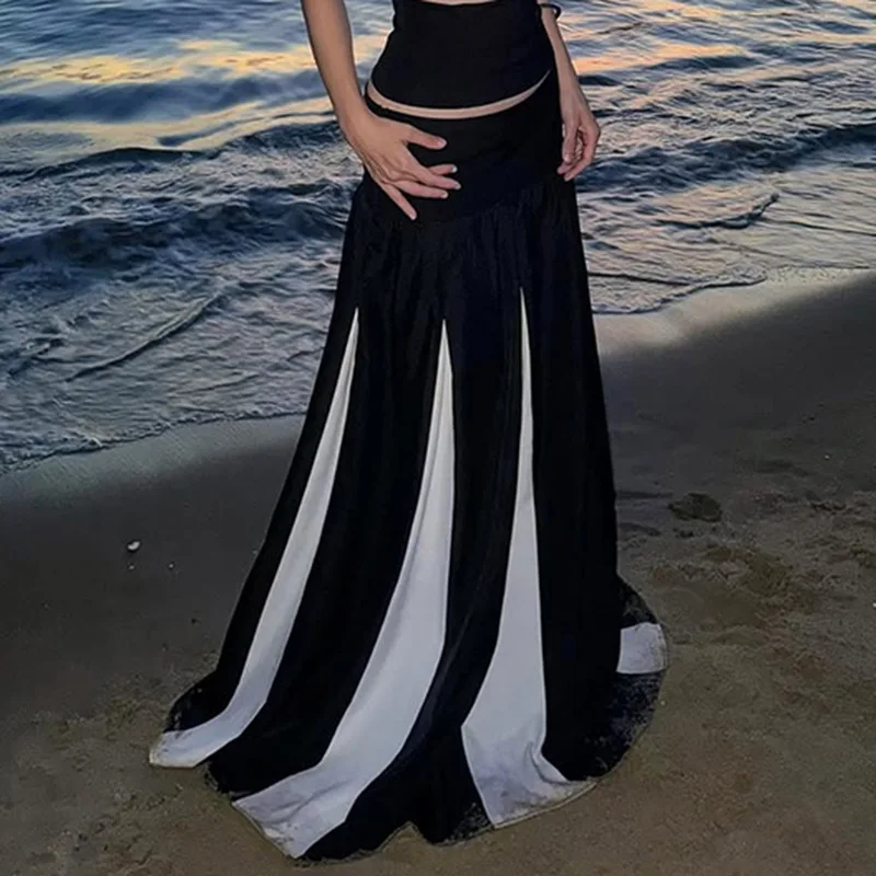 Small Niche Design, Fashionable Black And White Contrasting Color, A-Line Large Swing, High Waist Slimming Umbrella Semi Long
Small Niche Design, Fashionable Black And White Contrasting Color, A-Line Large Swing, High Waist Slimming Umbrella Semi Long