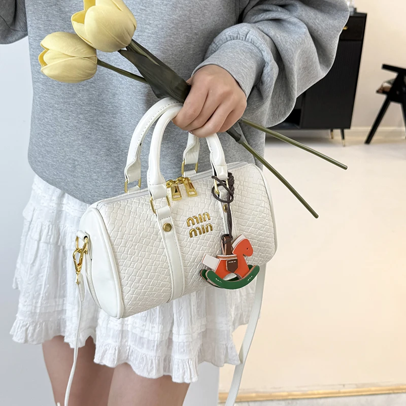 Luxury Designer Simple Vintage Messenger Bag Women's Elegant Crossbody For Large Capacity Business Use
Luxury Designer Simple Vintage Messenger Bag Women's Elegant Crossbody For Large Capacity Business Use