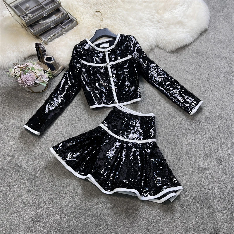Autumn 2023 New Heavy Industry Sequins Short Long Sleeve Top Coat + High Waist Slim Short Skirt Two Piece Set for Women
Autumn 2023 New Heavy Industry Sequins Short Long Sleeve Top Coat + High Waist Slim Short Skirt Two Piece Set for Women
