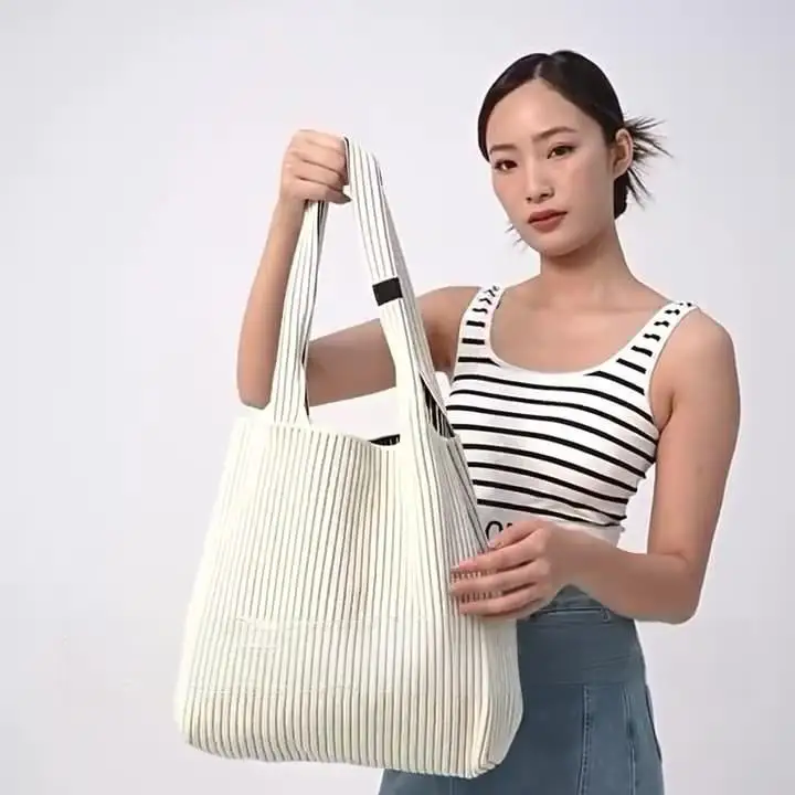 Большая сумка, женская сумка, портативная многофункциональная сумка для хранения косметики для девочек, праздничный подарок, большая вместимость для покупок
Большая сумка, женская сумка, портативная многофункциональная сумка для хранения косметики для девочек, праздничный подарок, большая вместимость для покупок