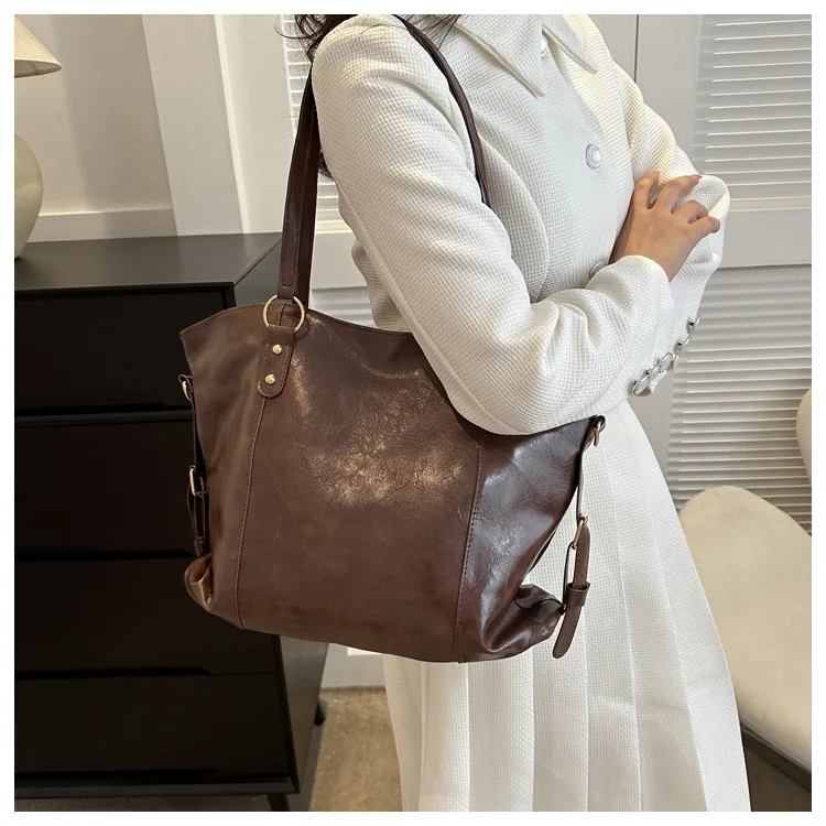 Winter Casual Simple Commuting Pure Color Pu Leather Large Capacity Single Shoulder Hand-Held Tote Bag for Women
Winter Casual Simple Commuting Pure Color Pu Leather Large Capacity Single Shoulder Hand-Held Tote Bag for Women