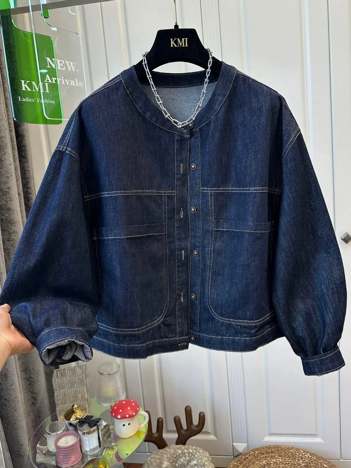 Women's Loose Fit Round Denim Jacket Autumn 2025 Early Season Versatile Outerwear Long All Match
Women's Loose Fit Round Denim Jacket Autumn 2025 Early Season Versatile Outerwear Long All Match