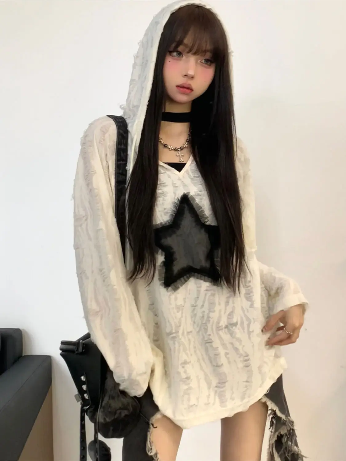 American Streetwear Black Spicy Girl Star Pattern Long Sleeve T-shirt Women Top Hooded Loose Casual Versatile Unique Y2K Top
American Streetwear Black Spicy Girl Star Pattern Long Sleeve T-shirt Women Top Hooded Loose Casual Versatile Unique Y2K Top