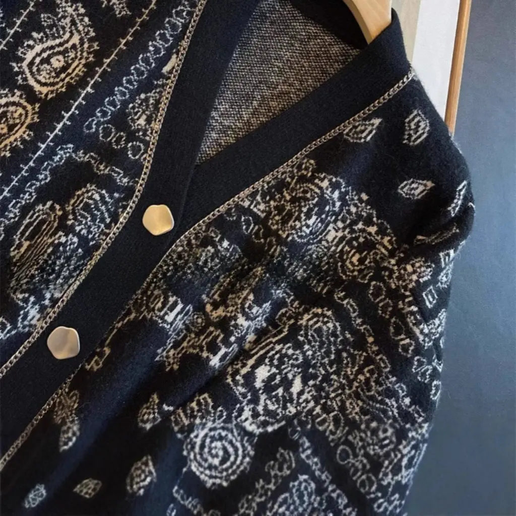 Handmade Lazy V-neck Sweater Irregular Design Loose Cardigan for Women Autumn Winter Fashion F101020
Handmade Lazy V-neck Sweater Irregular Design Loose Cardigan for Women Autumn Winter Fashion F101020