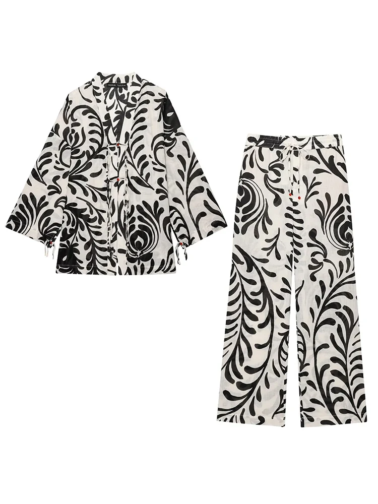 2025 Women Summer 2-Pieces Sets Vintage Print Loose kimono Tops and Trousers Female Elegant Street Two Suits Clothing
2025 Women Summer 2-Pieces Sets Vintage Print Loose kimono Tops and Trousers Female Elegant Street Two Suits Clothing