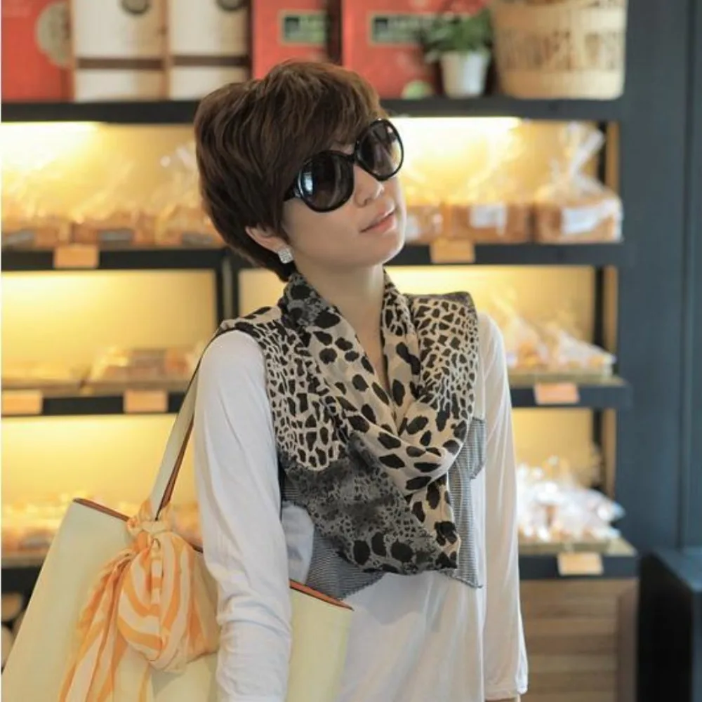 Модный шифоновый шарф с леопардовым принтом, мягкая элегантная шаль, шелковый шарф, винтажный длинный шифоновый шарф-шаль для женщин
Модный шифоновый шарф с леопардовым принтом, мягкая элегантная шаль, шелковый шарф, винтажный длинный шифоновый шарф-шаль для женщин