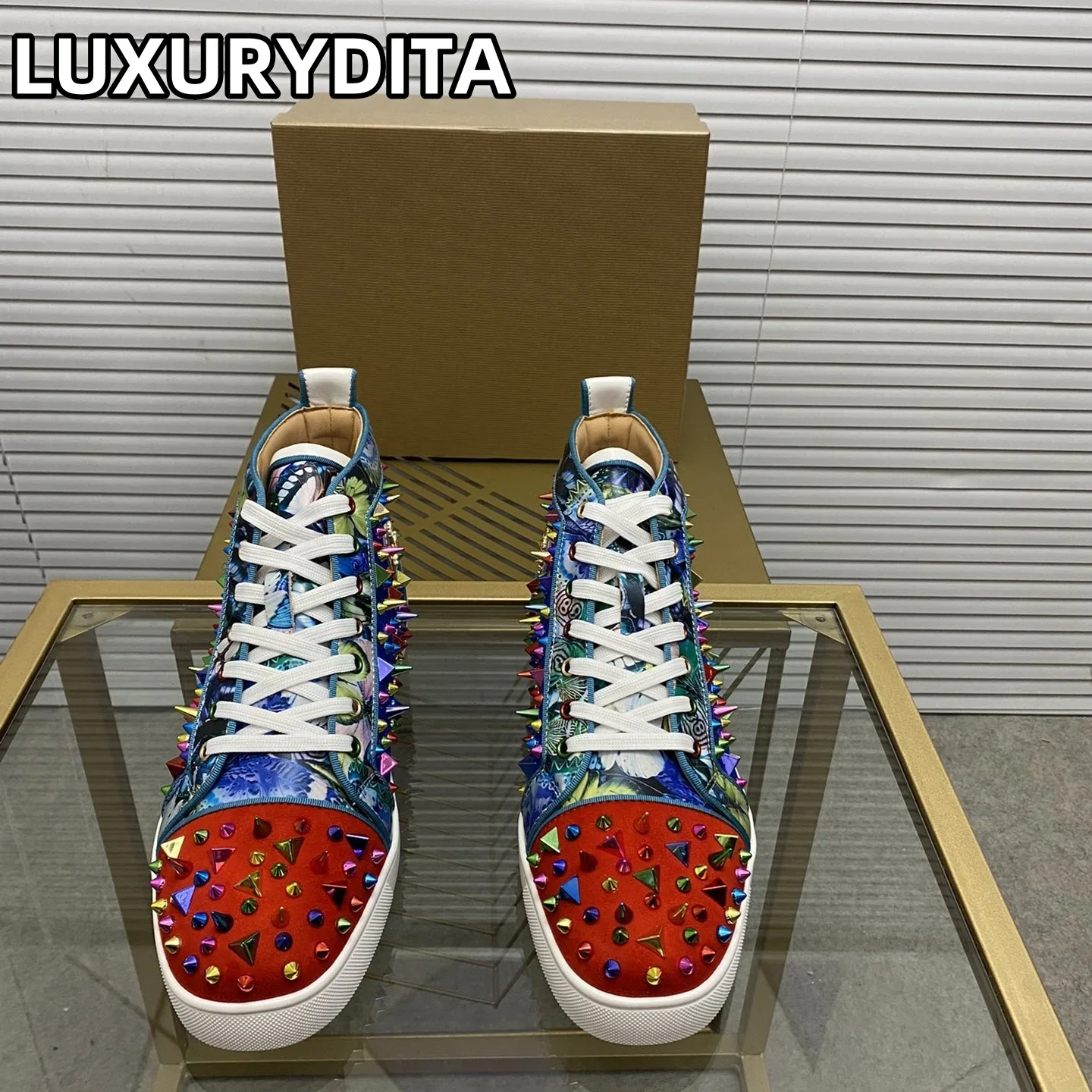 Top Quality Womens Trendy Casual Tennis Shoes Luxury Mens Real Leather Sneakers 35-48 Designr Rivet Red Sole Lovers Shoes M0191
Top Quality Womens Trendy Casual Tennis Shoes Luxury Mens Real Leather Sneakers 35-48 Designr Rivet Red Sole Lovers Shoes M0191