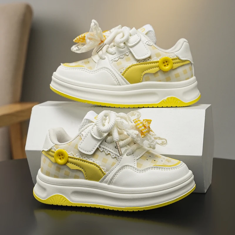 Girls' shoes 2025 New autumn children's casual board shoes, soft-soled girls' princess sports shoes student running shoes
Girls' shoes 2025 New autumn children's casual board shoes, soft-soled girls' princess sports shoes student running shoes