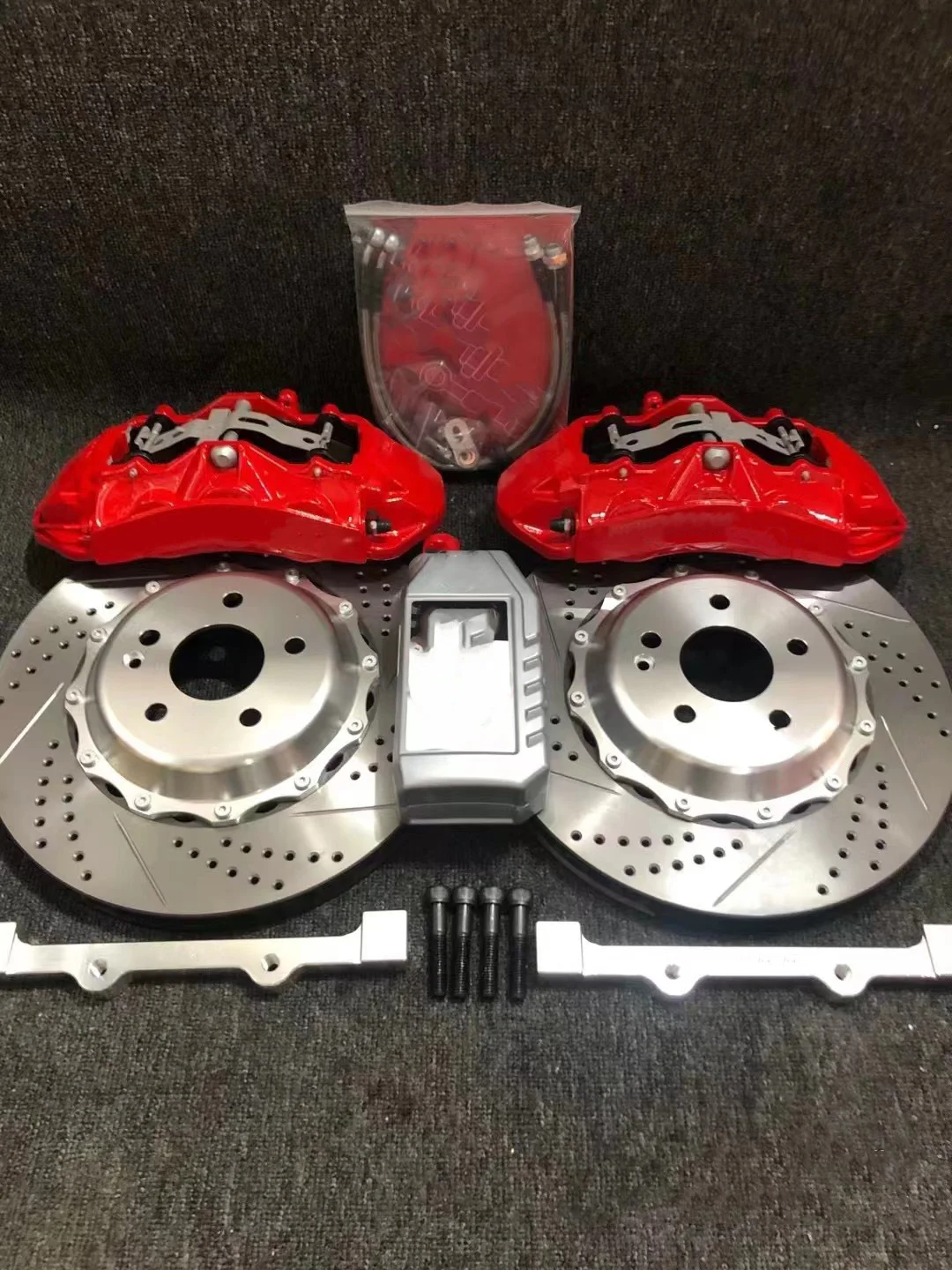 High quality 6-piston brake kit with 335-380mm brake discs, suitable for Ford Mustang, Tesla S Audi A4/A5/A6/Q3/Q5, BMWE46 X5 X4
High quality 6-piston brake kit with 335-380mm brake discs, suitable for Ford Mustang, Tesla S Audi A4/A5/A6/Q3/Q5, BMWE46 X5 X4