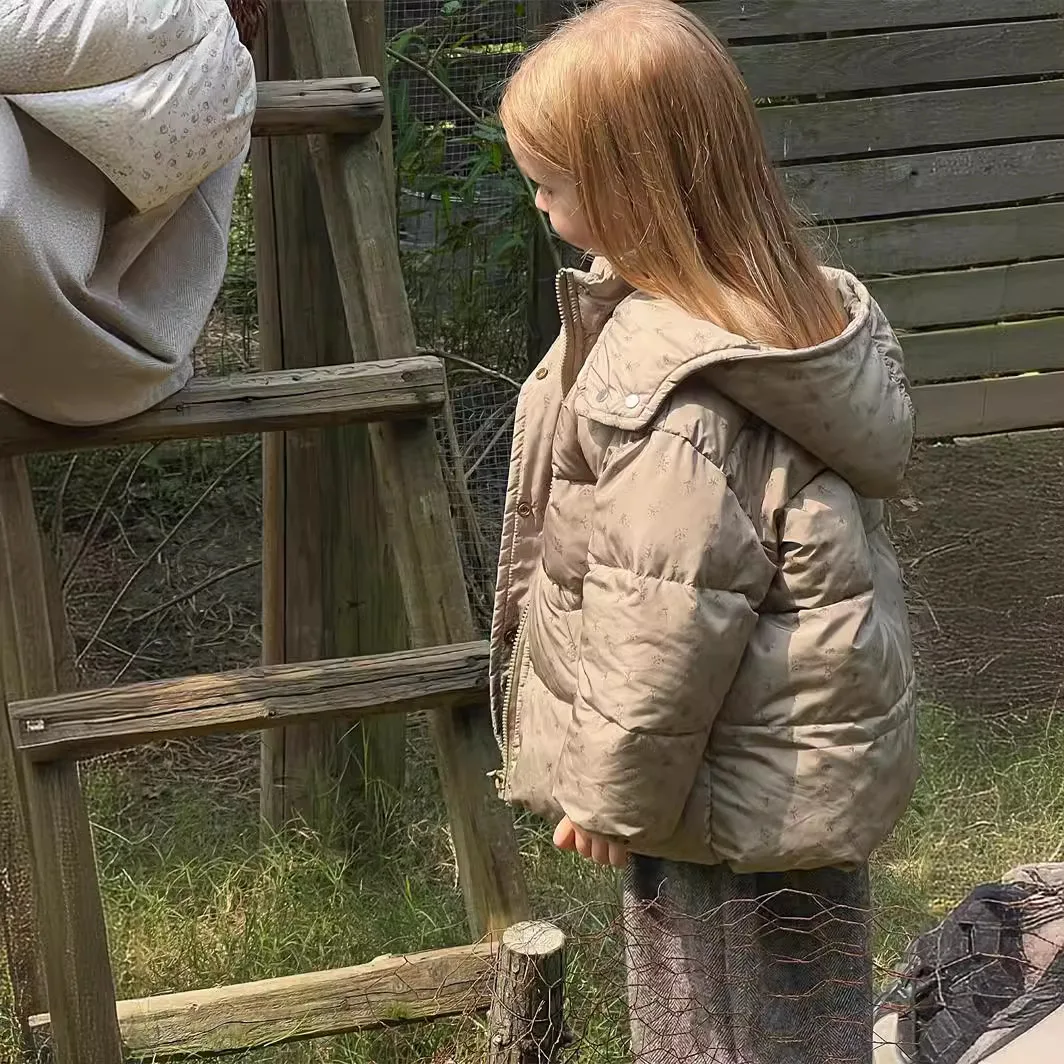 Korean version children's floral cotton jacket, down jacket, girls' hooded cotton jacket, cotton jacket
Korean version children's floral cotton jacket, down jacket, girls' hooded cotton jacket, cotton jacket