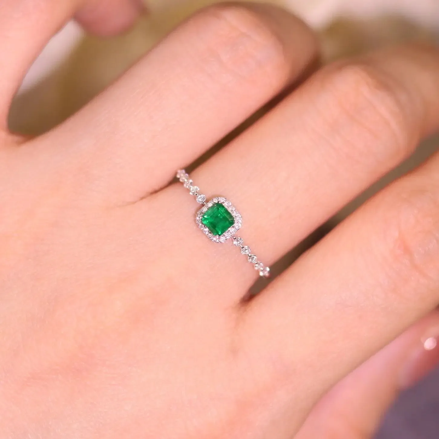 925 Sterling Silver Synthetic Cushion Cut Emerald Vivid Green Weeding Bridal Rings Lab-grown Gemstone Silver Ring Women Jewelry
925 Sterling Silver Synthetic Cushion Cut Emerald Vivid Green Weeding Bridal Rings Lab-grown Gemstone Silver Ring Women Jewelry