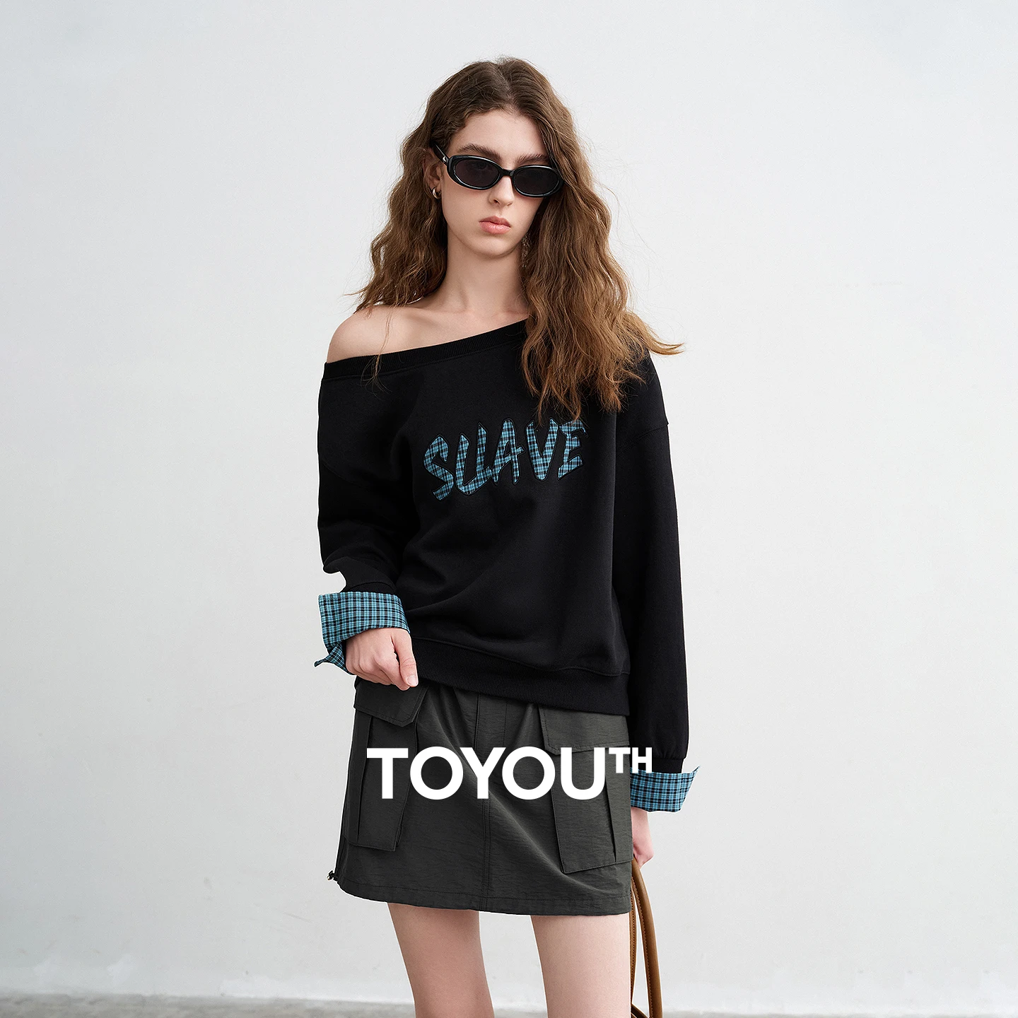 TOYOUTH Women Plaid Patchwork Hoodies 2026 Spring New Loose Cold Shoulder Letter Printed Cropped Sweatshirts
TOYOUTH Women Plaid Patchwork Hoodies 2026 Spring New Loose Cold Shoulder Letter Printed Cropped Sweatshirts