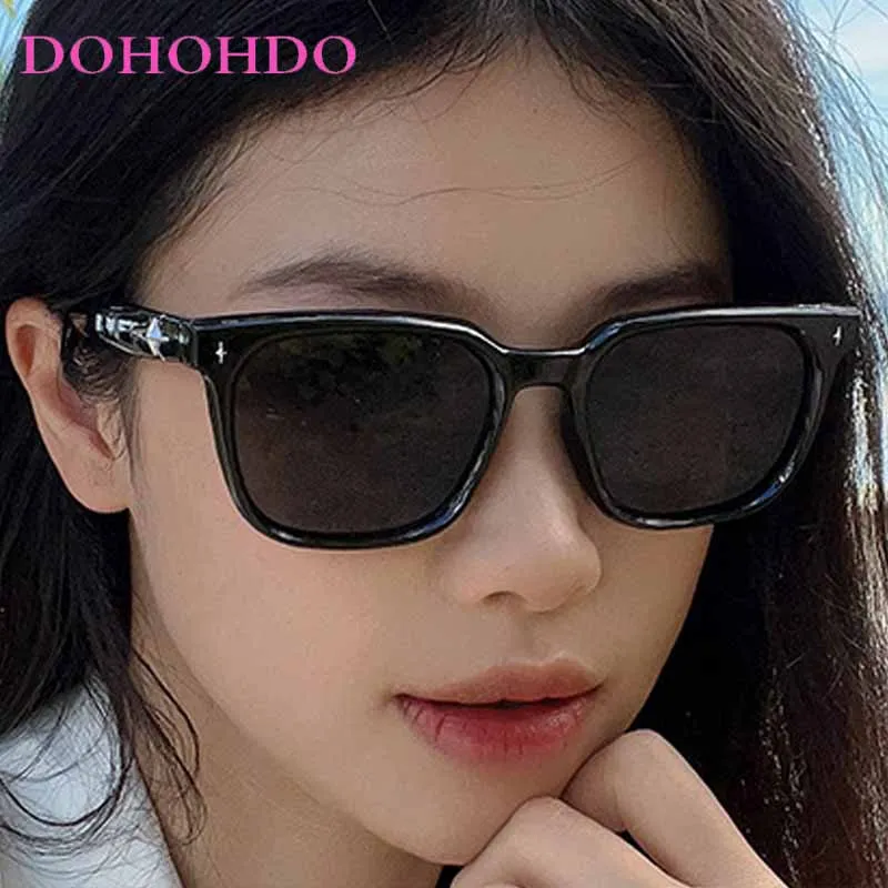 Fashion Rivets Decorate Oversized Square Frame Women Sun Glasses Trendy Men Sunglass Summer Traveling Drive Shade Eyewear UV400
Fashion Rivets Decorate Oversized Square Frame Women Sun Glasses Trendy Men Sunglass Summer Traveling Drive Shade Eyewear UV400