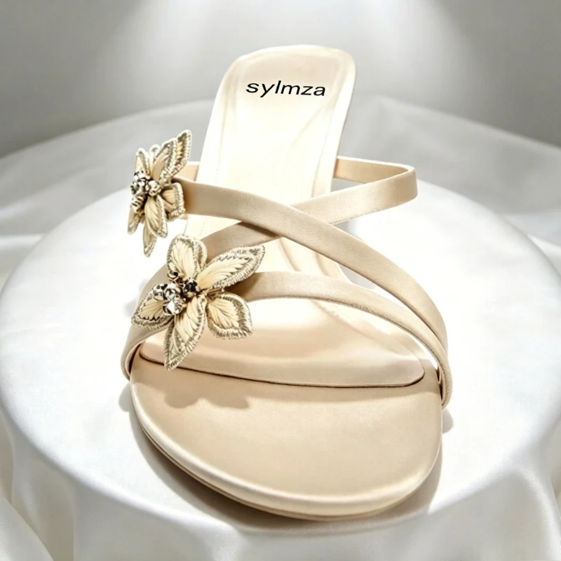 Fashion Satin Flower Detail Stiletto Slippers Women Sexy Open Toe Cross Tied Heeled Sandals Luxury Designer Shoes for Ladies
Fashion Satin Flower Detail Stiletto Slippers Women Sexy Open Toe Cross Tied Heeled Sandals Luxury Designer Shoes for Ladies