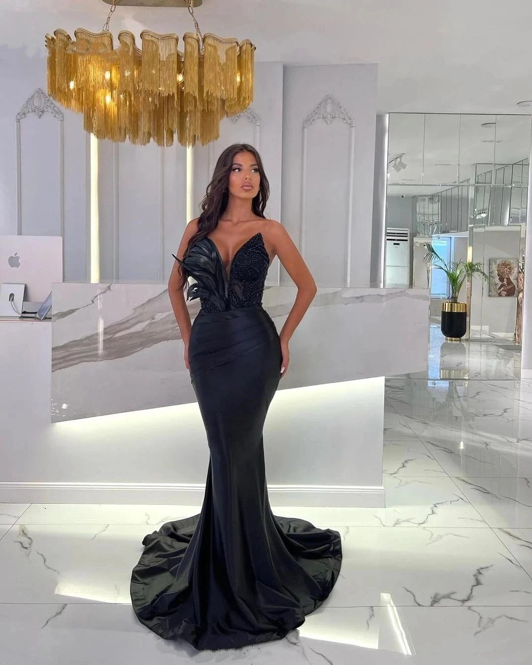 Elegant Strapless Feather Beaded Mermaid Prom Dresses Sequined V Neck Cocktail Party Dress Gowns Custom Made
Elegant Strapless Feather Beaded Mermaid Prom Dresses Sequined V Neck Cocktail Party Dress Gowns Custom Made