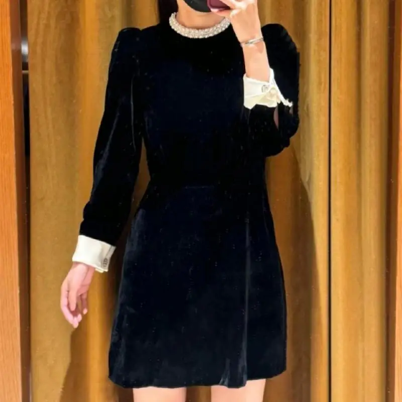 2024 Spring Luxury Diamond Beaded O Neck Elegant Black Velvet Short Dress Designer Brand New Long Sleeve A-Line Dresses
2024 Spring Luxury Diamond Beaded O Neck Elegant Black Velvet Short Dress Designer Brand New Long Sleeve A-Line Dresses