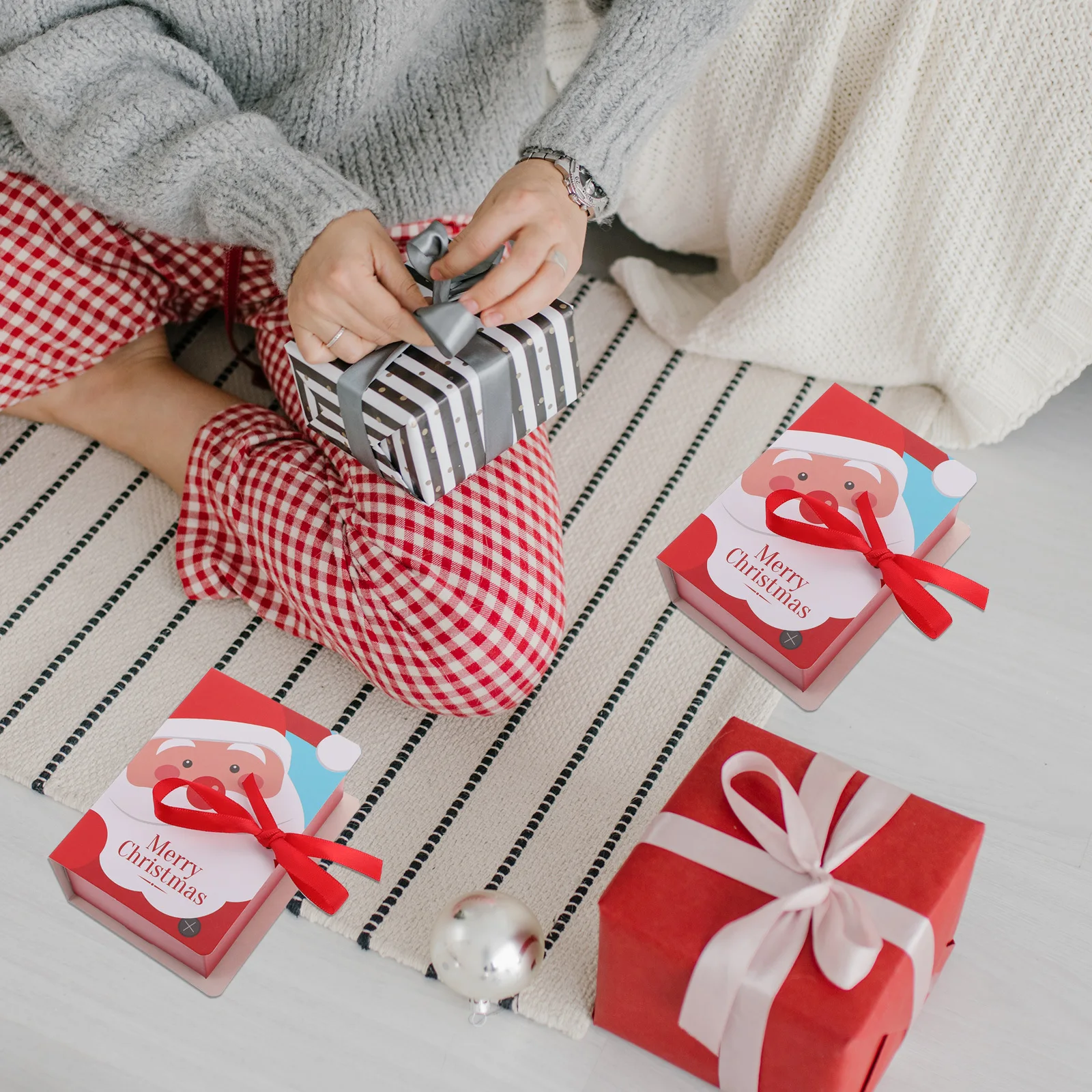 5Pcs Christmas Candy Boxes Book Shape Paper Box Creative Gift Storage Case Book Shape Box Xmas Candy Container
5Pcs Christmas Candy Boxes Book Shape Paper Box Creative Gift Storage Case Book Shape Box Xmas Candy Container