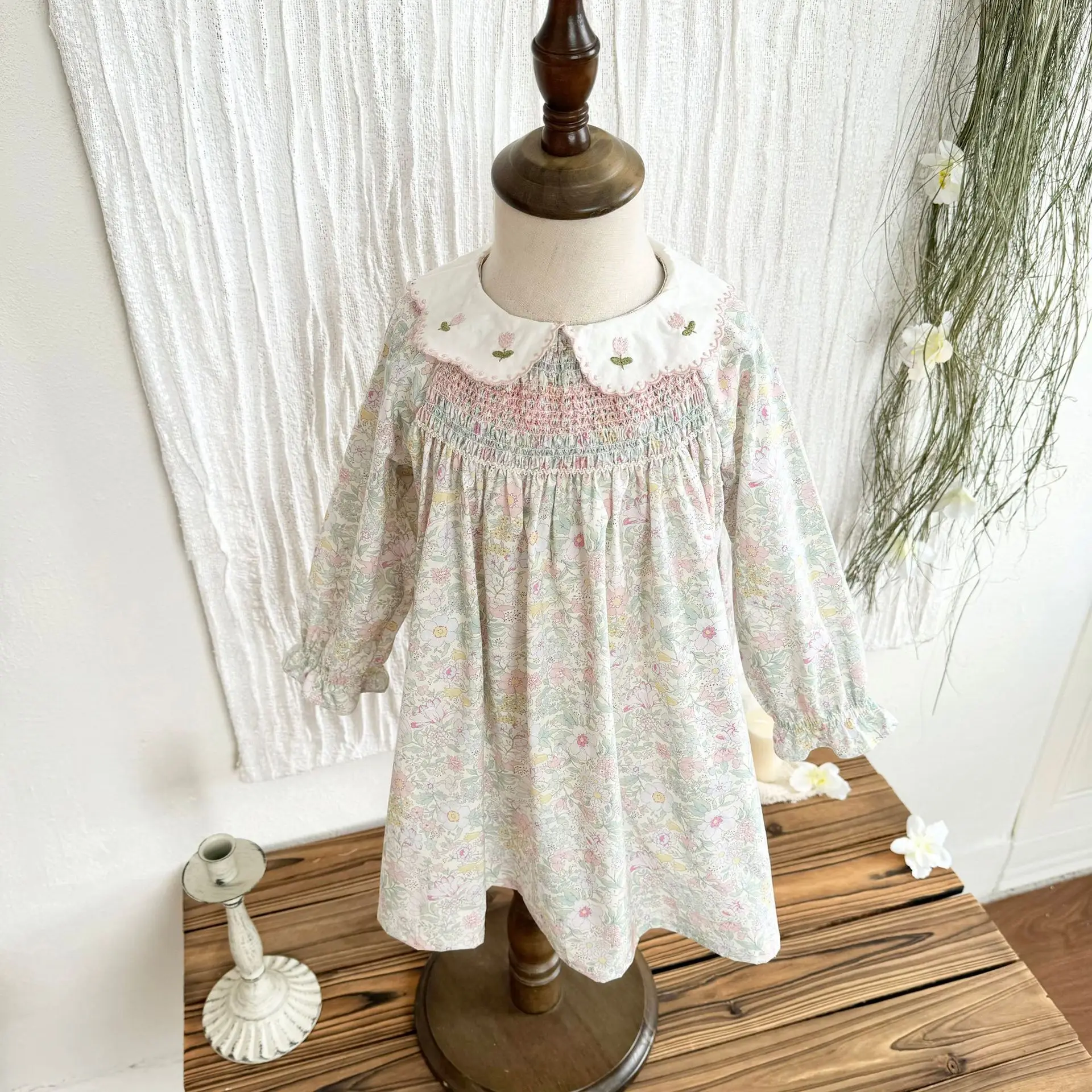 Korean Baby Floral Dress Girls Long Sleeved Western-style Pleated Dress Children Peter Pan Collar Dress
Korean Baby Floral Dress Girls Long Sleeved Western-style Pleated Dress Children Peter Pan Collar Dress