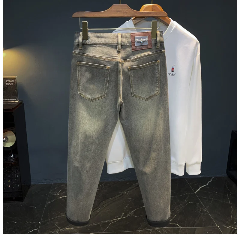 Retro jeans men, trendy new style, distressed and washed 2025 autumn thick stretch slim pants
Retro jeans men, trendy new style, distressed and washed 2025 autumn thick stretch slim pants