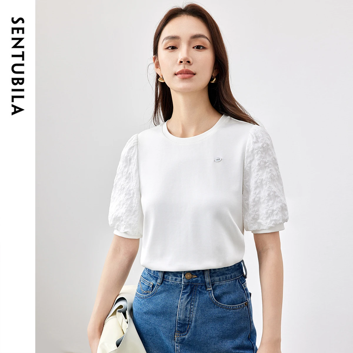 SENTUBILA Jacquard Chiffon Women's T-shirt 2025 Spring Summer Cotton Patchwork Bright Silk Puff Sleeve Elegant Tops 152T59010
SENTUBILA Jacquard Chiffon Women's T-shirt 2025 Spring Summer Cotton Patchwork Bright Silk Puff Sleeve Elegant Tops 152T59010