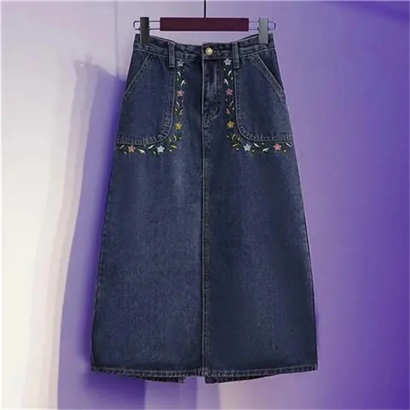 Oversized Split Denim Skirt Women Spring/Summer 2023New Mid Length High Waist Embroidered A-Line Vintage Jeans Ladies Skirts 5XL
Oversized Split Denim Skirt Women Spring/Summer 2023New Mid Length High Waist Embroidered A-Line Vintage Jeans Ladies Skirts 5XL