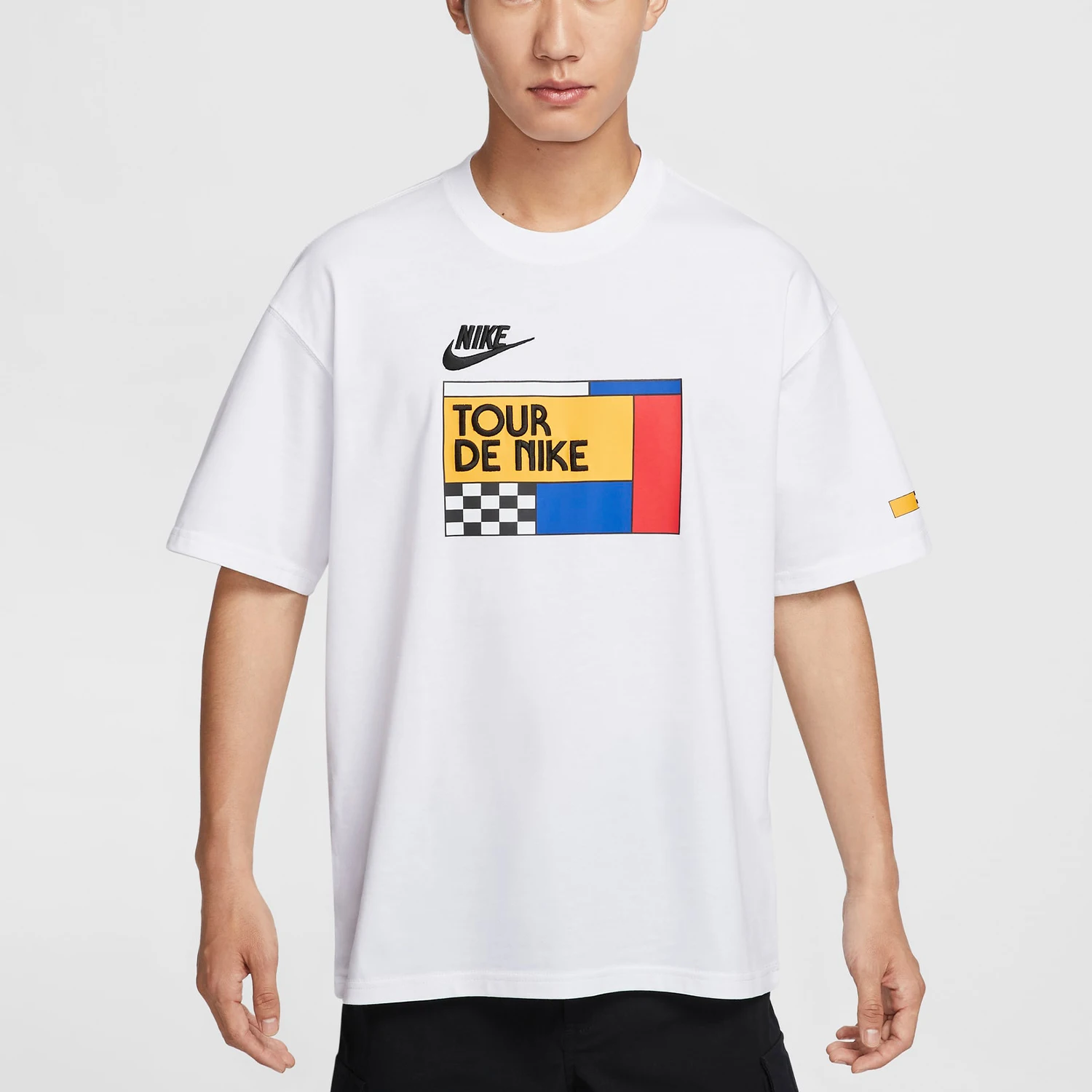 Официальный оригинальный Nike 2024, летняя новая мужская модная повседневная спортивная одежда с коротким рукавом HF7042-100
Официальный оригинальный Nike 2024, летняя новая мужская модная повседневная спортивная одежда с коротким рукавом HF7042-100