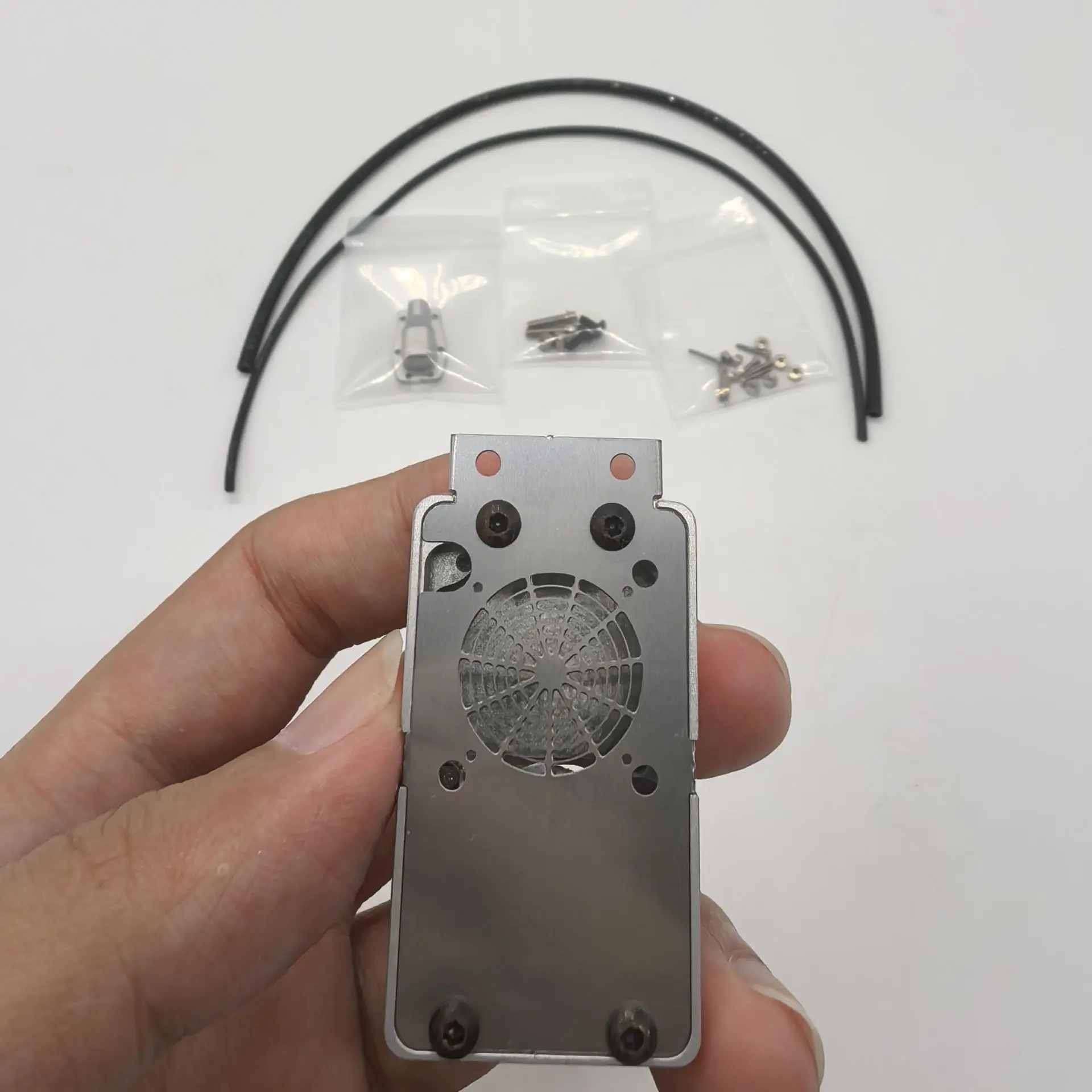 Модель внешнего кондиционера 1/14 грузовика G-6220 для головки трактора Tamiya OP Cab, металлические детали для обновления LESU
Модель внешнего кондиционера 1/14 грузовика G-6220 для головки трактора Tamiya OP Cab, металлические детали для обновления LESU