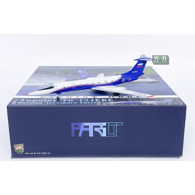 PT литой под давлением масштаб 1/200, русская модель самолета из сплава Tu-134UBL, коллекционная декоративная игрушка-орнамент
PT литой под давлением масштаб 1/200, русская модель самолета из сплава Tu-134UBL, коллекционная декоративная игрушка-орнамент