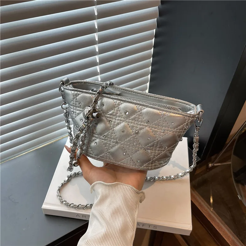 Spring 2025 Jacquard Bucket Bag - Elegant Chain Strap Crossbody Purse, Fashionable Shoulder Bag for Women, Stylish Work Tote
Spring 2025 Jacquard Bucket Bag - Elegant Chain Strap Crossbody Purse, Fashionable Shoulder Bag for Women, Stylish Work Tote