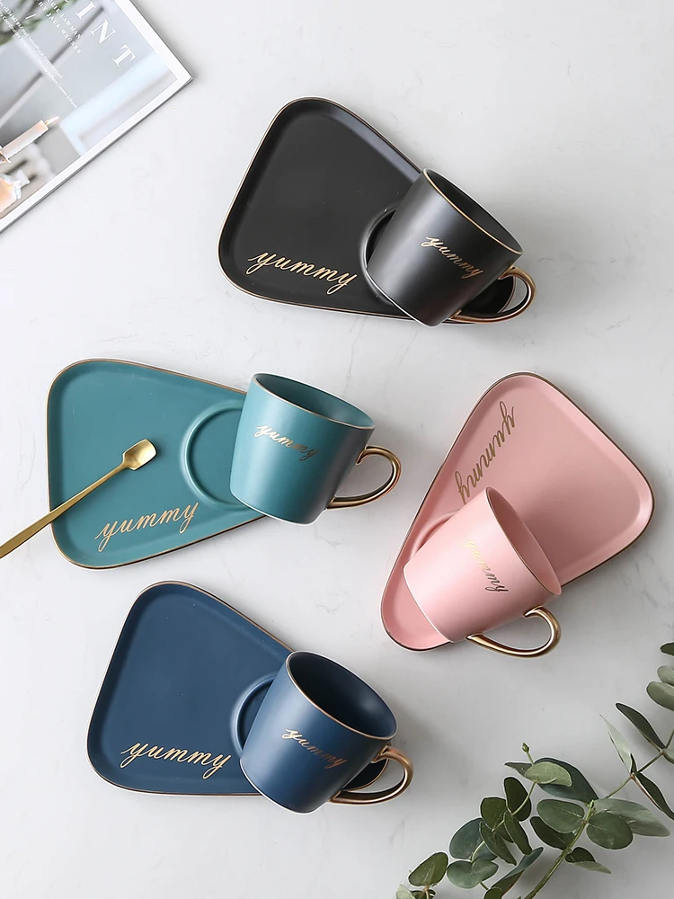 Luxury Ceramic Coffee Cup And Saucer Sets With Spoon Breakfast Milk Mug Afternoon Tea Cup With Snack Plate Drinkware Porcelain
Luxury Ceramic Coffee Cup And Saucer Sets With Spoon Breakfast Milk Mug Afternoon Tea Cup With Snack Plate Drinkware Porcelain