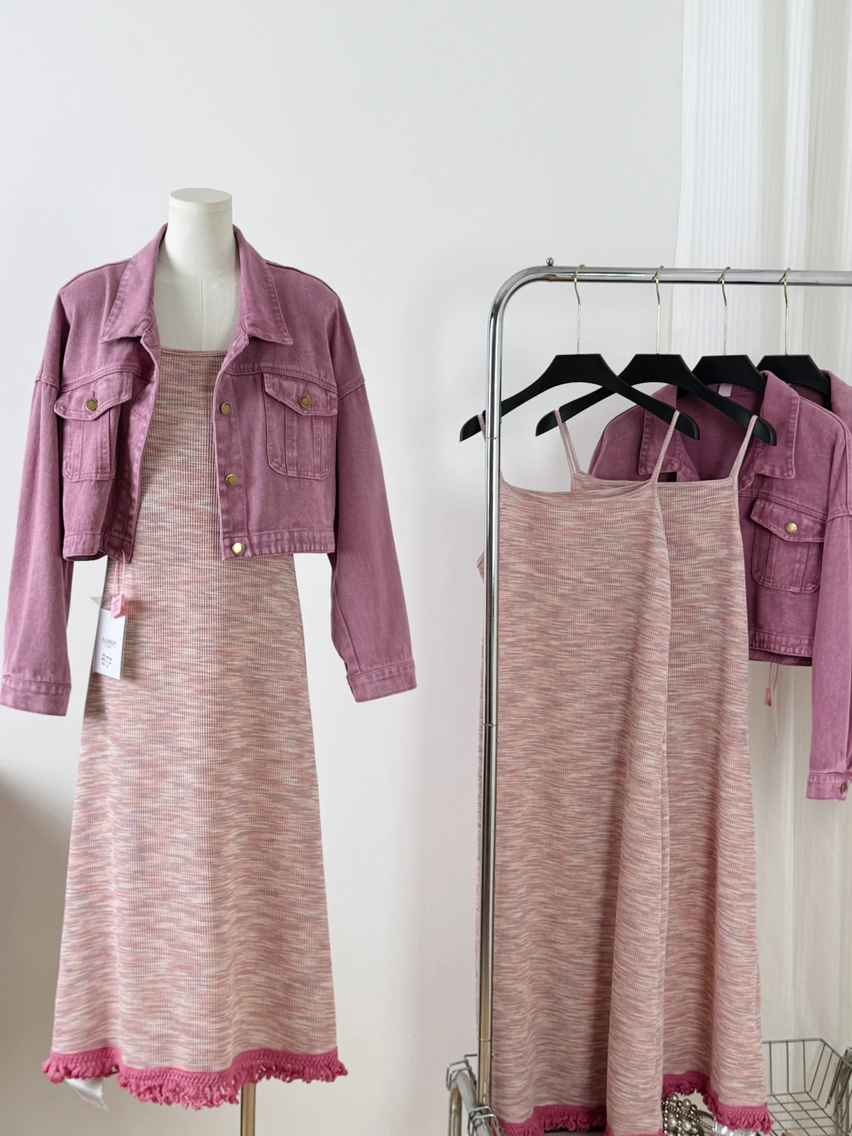 Нежный ветровой джинсовый комплект Dr And Jaet, женский весенне-осенний комплект 2024, новое супер красивое платье на бретелях, моющийся комплект из двух предметов
Нежный ветровой джинсовый комплект Dr And Jaet, женский весенне-осенний комплект 2024, новое супер красивое платье на бретелях, моющийся комплект из двух предметов