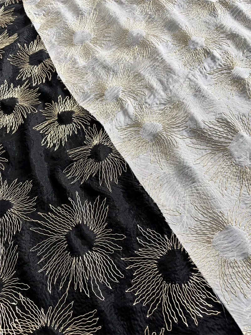 New mulberry silk floral embroidery fabric, used for women's dresses and fashion fabrics, DIY sewing materials
New mulberry silk floral embroidery fabric, used for women's dresses and fashion fabrics, DIY sewing materials