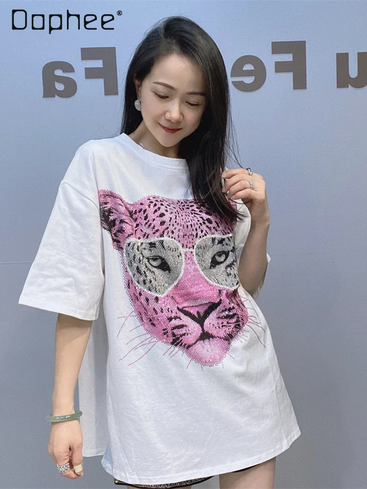 Spring Summer New Round Neck Pullover White Top Women Heavy Industry Hot Diamond Cartoon Leopard Loose Short-sleeved T-shirt
Spring Summer New Round Neck Pullover White Top Women Heavy Industry Hot Diamond Cartoon Leopard Loose Short-sleeved T-shirt