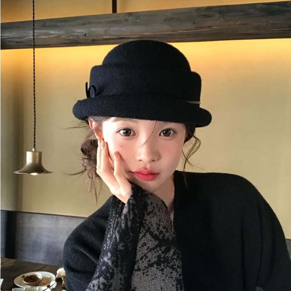 Retro Wool Blend Beret Hat Rolled Edge Soft British Top Hat Solid Color Winter Warm Fashion Fedoras
Retro Wool Blend Beret Hat Rolled Edge Soft British Top Hat Solid Color Winter Warm Fashion Fedoras