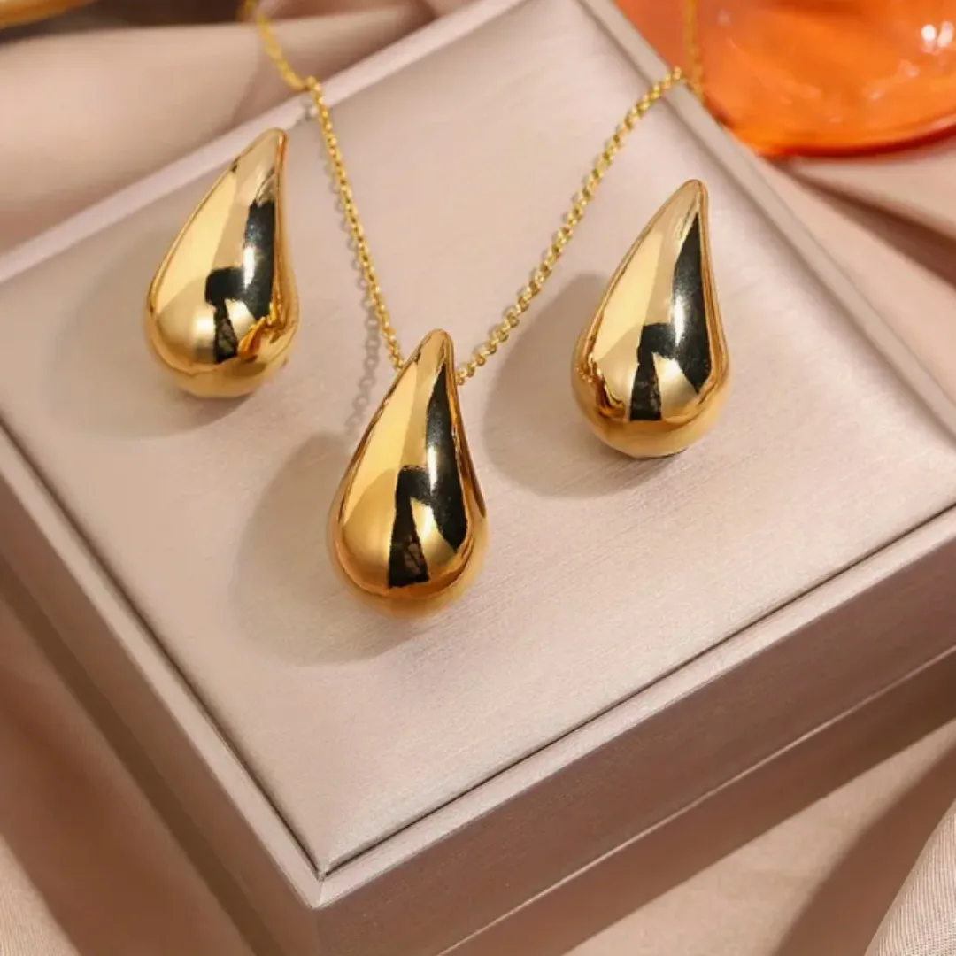 925 Sterling Gold Jewelry Set Simple Necklace Earrings Smooth Water Drop Stereo Pendant Wedding Ear Stud 2025 Protocol Custom LY
925 Sterling Gold Jewelry Set Simple Necklace Earrings Smooth Water Drop Stereo Pendant Wedding Ear Stud 2025 Protocol Custom LY