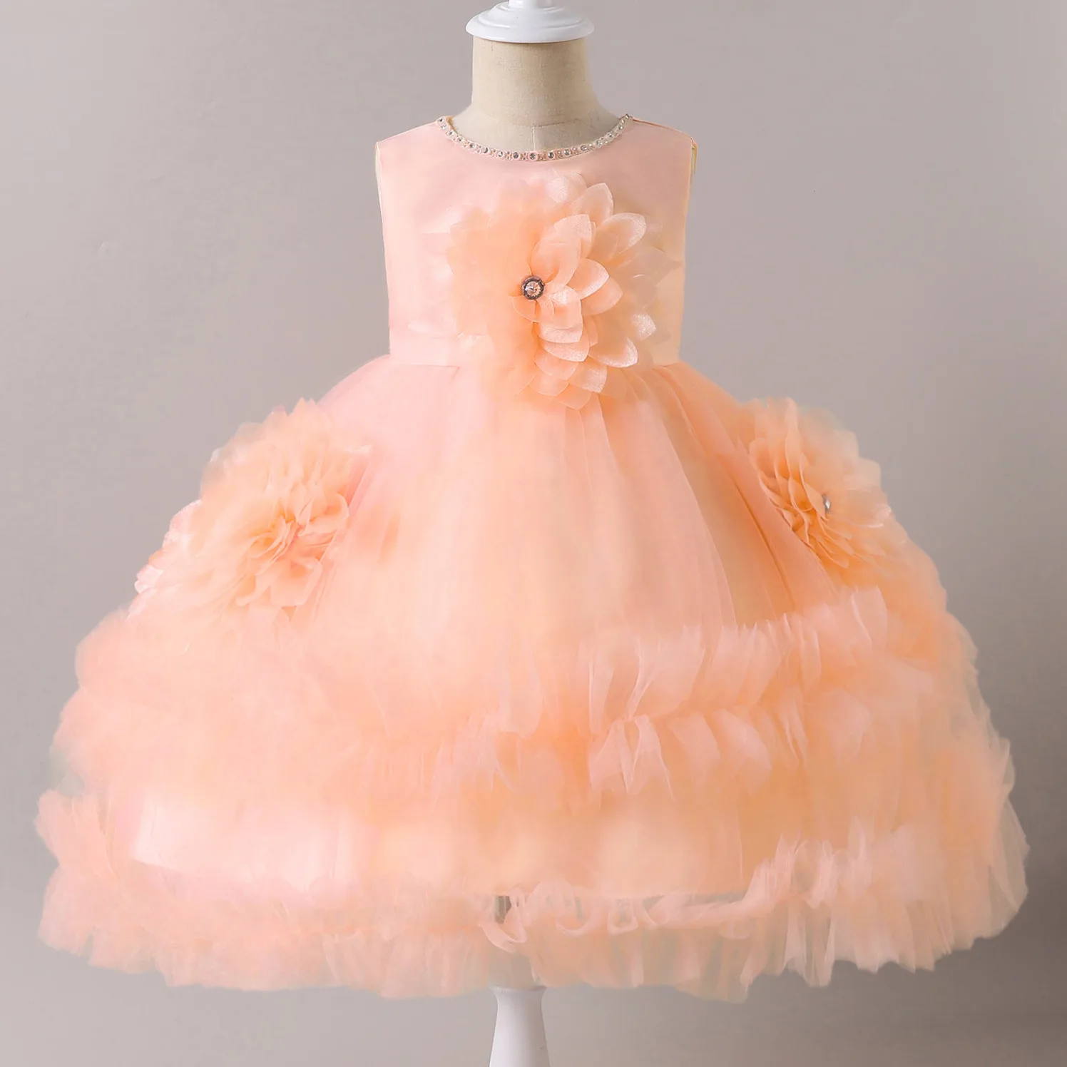 Spring and Summer New Fashionable European and American Sleeveless Pearl Embroidered Flower Cake Skirt Princess Skirt
Spring and Summer New Fashionable European and American Sleeveless Pearl Embroidered Flower Cake Skirt Princess Skirt