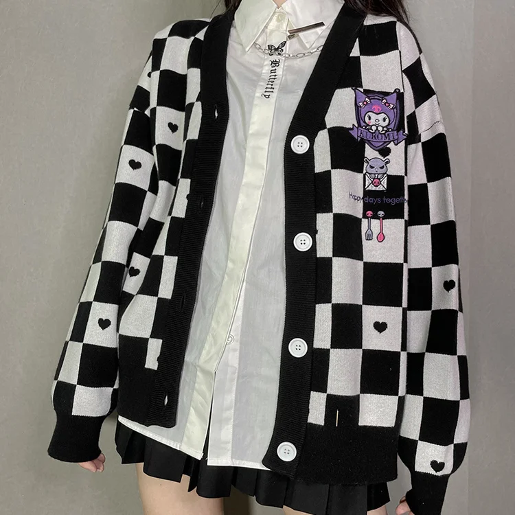 Мультяшный вышитый вязаный свитер Kuromi кардиган японская Sanrioed Cinnamoroll Y2K для девочек кавайная женская форма Jk Свободное пальто
Мультяшный вышитый вязаный свитер Kuromi кардиган японская Sanrioed Cinnamoroll Y2K для девочек кавайная женская форма Jk Свободное пальто