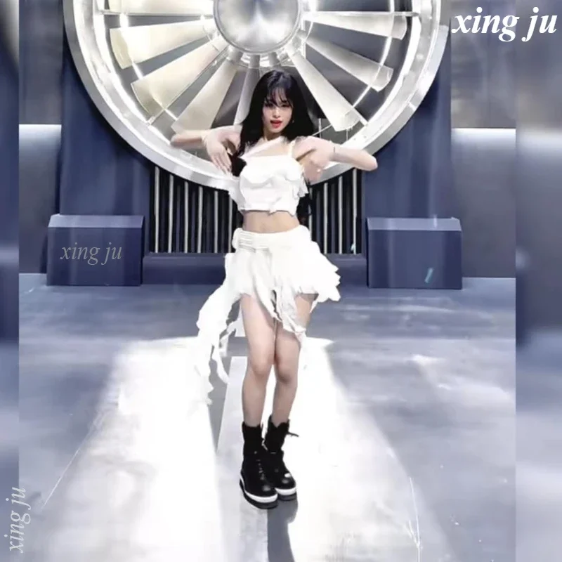 Kpop Korean Singer Party Jazz Dance Costume White Halter Crop Tops Irregular Ruffles Skirt Women Kpop Stage Performance Outfits
Kpop Korean Singer Party Jazz Dance Costume White Halter Crop Tops Irregular Ruffles Skirt Women Kpop Stage Performance Outfits