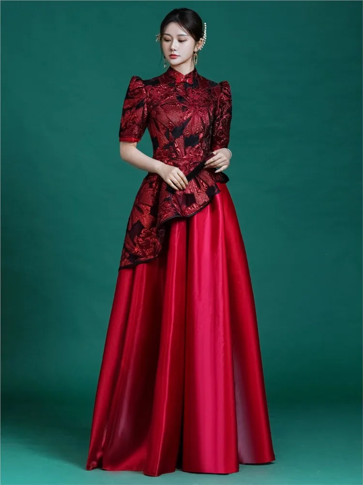 New Chinese-style evening gowns traditional Chinese fashion show cheongsams performance costumes for female hosts
New Chinese-style evening gowns traditional Chinese fashion show cheongsams performance costumes for female hosts